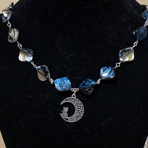 Blue Irregular Mother of Pearl Shell Necklace + Cat on the Moon Pendant - Picture 3 of 13